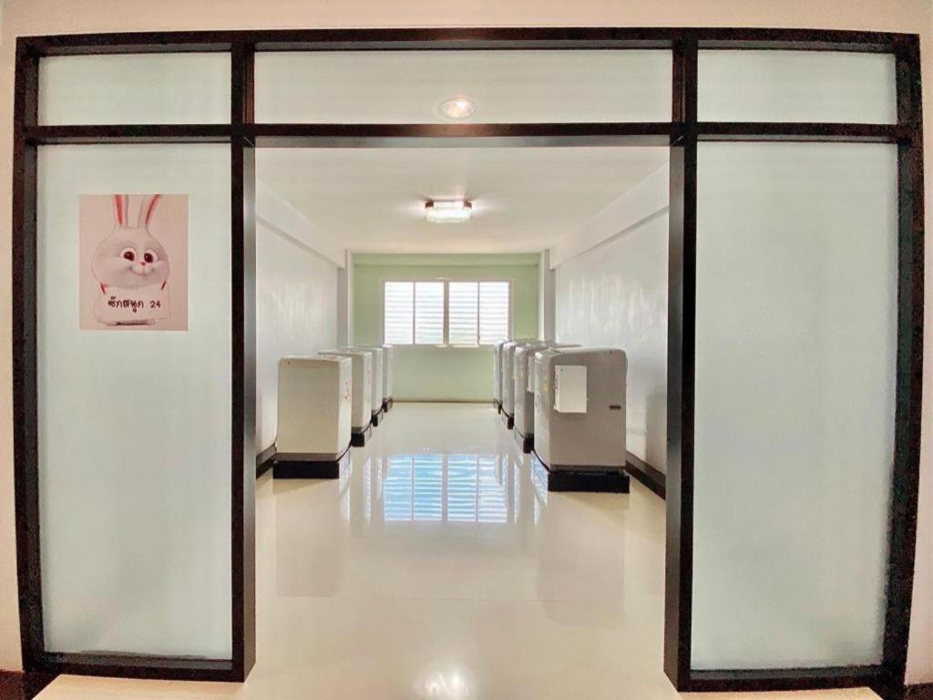 Creston Grand Hotel Suphan Buri Exterior foto