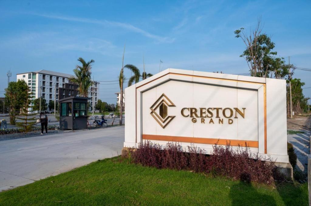 Creston Grand Hotel Suphan Buri Exterior foto