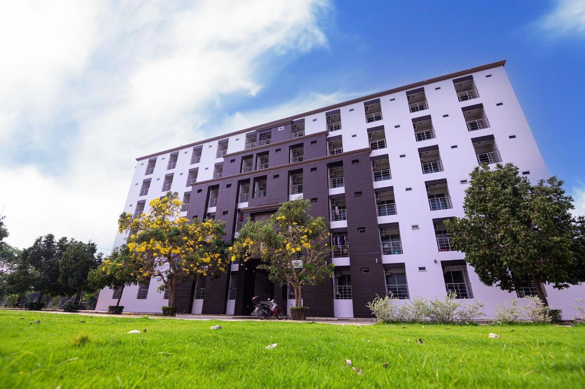 Creston Grand Hotel Suphan Buri Exterior foto