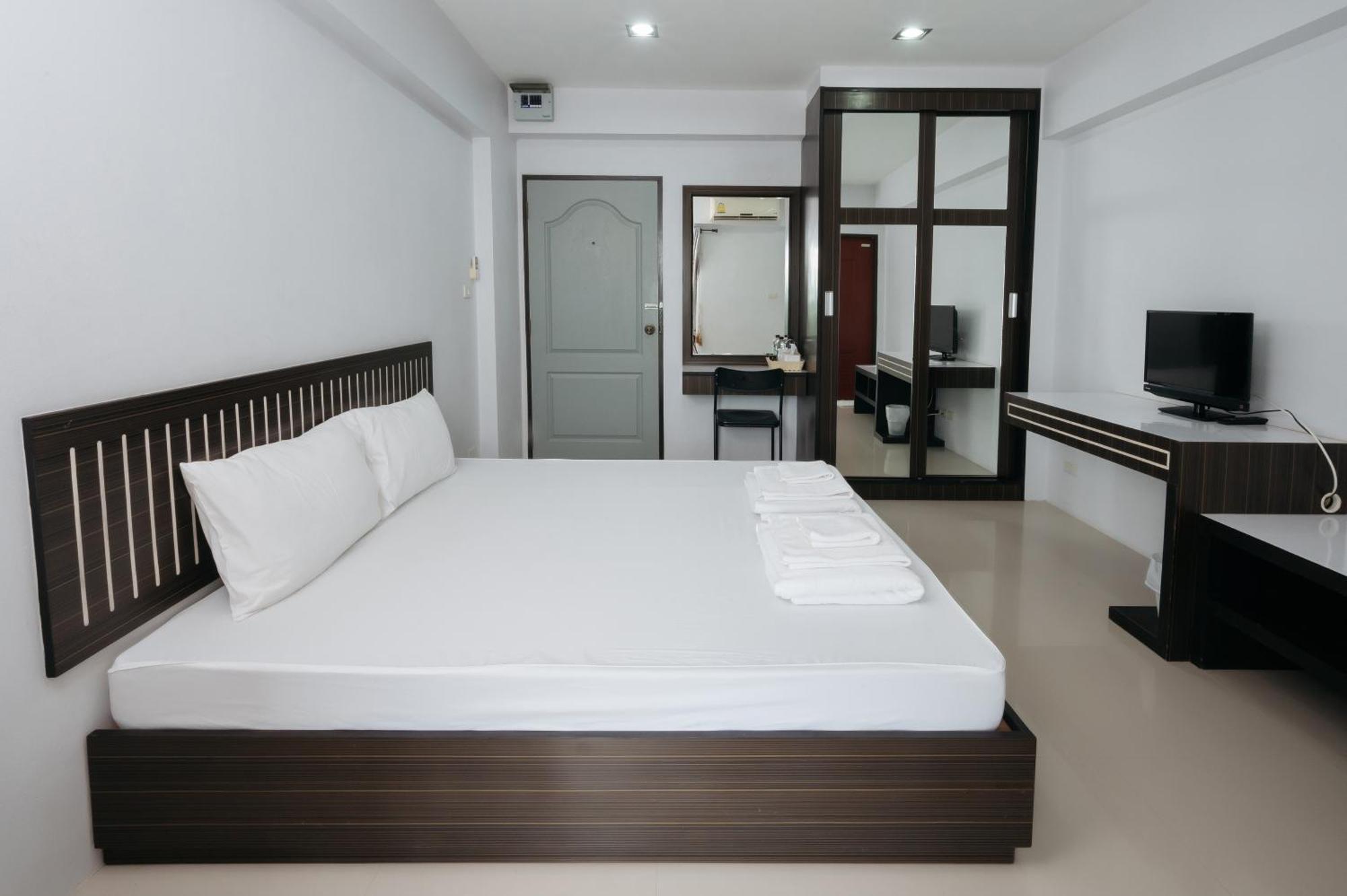 Creston Grand Hotel Suphan Buri Exterior foto