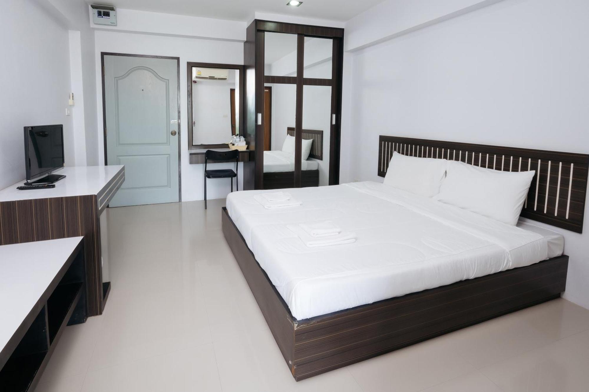 Creston Grand Hotel Suphan Buri Exterior foto