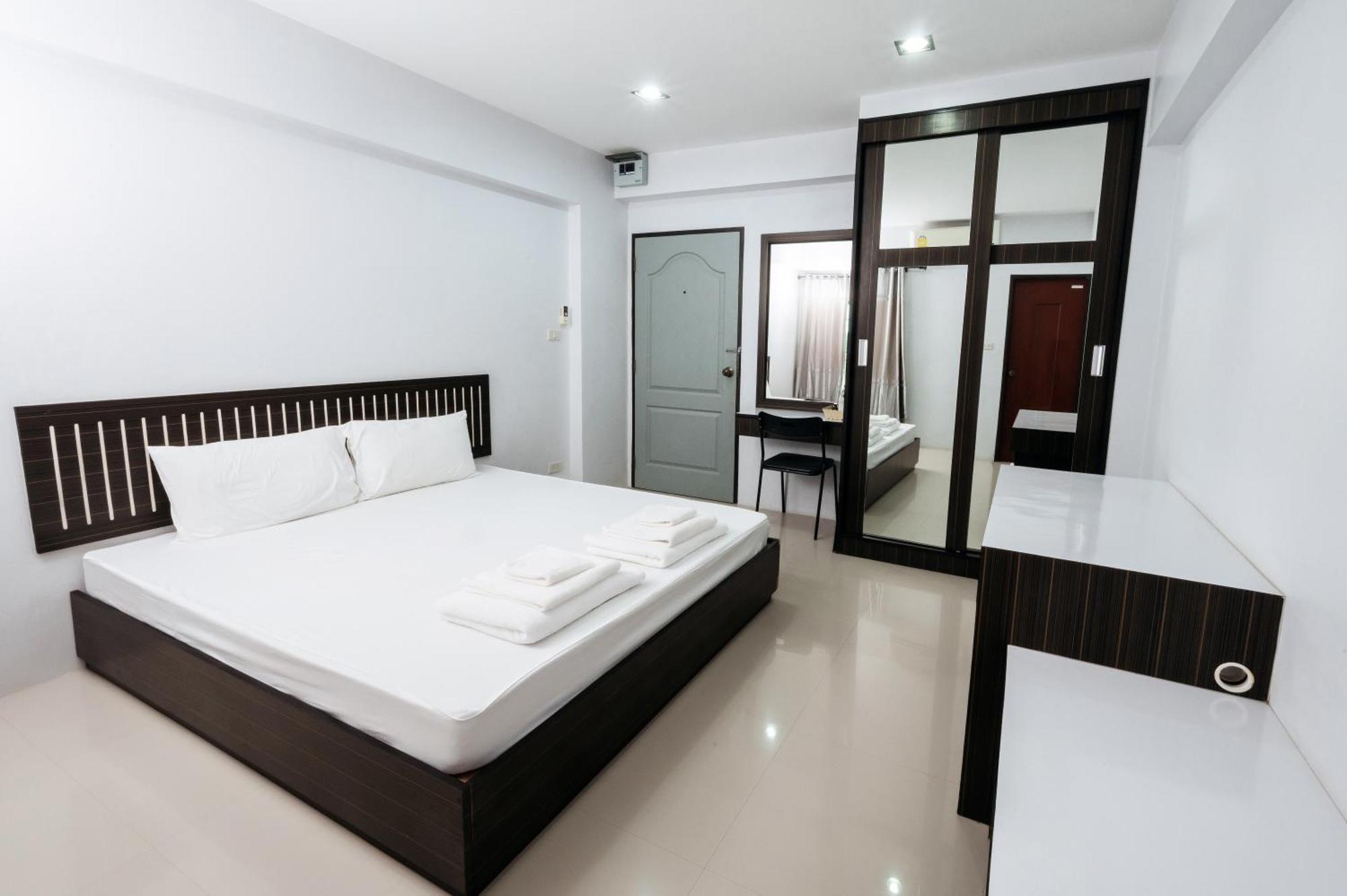 Creston Grand Hotel Suphan Buri Exterior foto