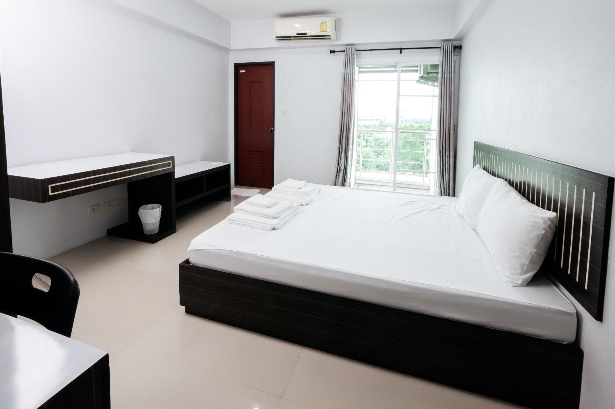Creston Grand Hotel Suphan Buri Exterior foto
